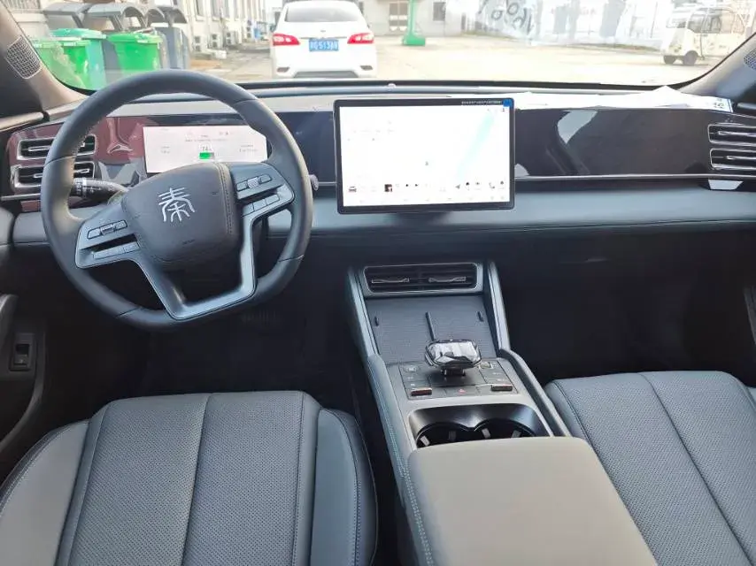 2025 BYD QINL thumbnail 2