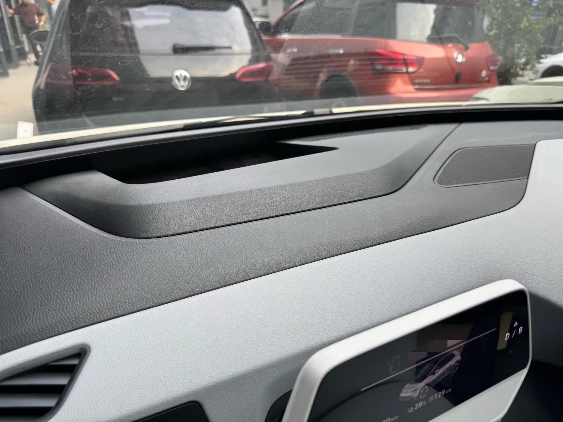 2025 VOLKSWAGEN ID.3 thumbnail 3