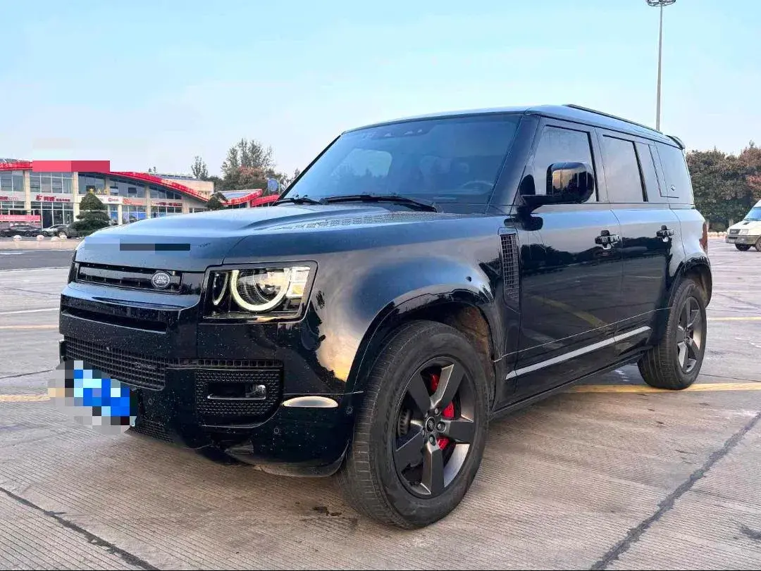 2023 LAND ROVER view 1