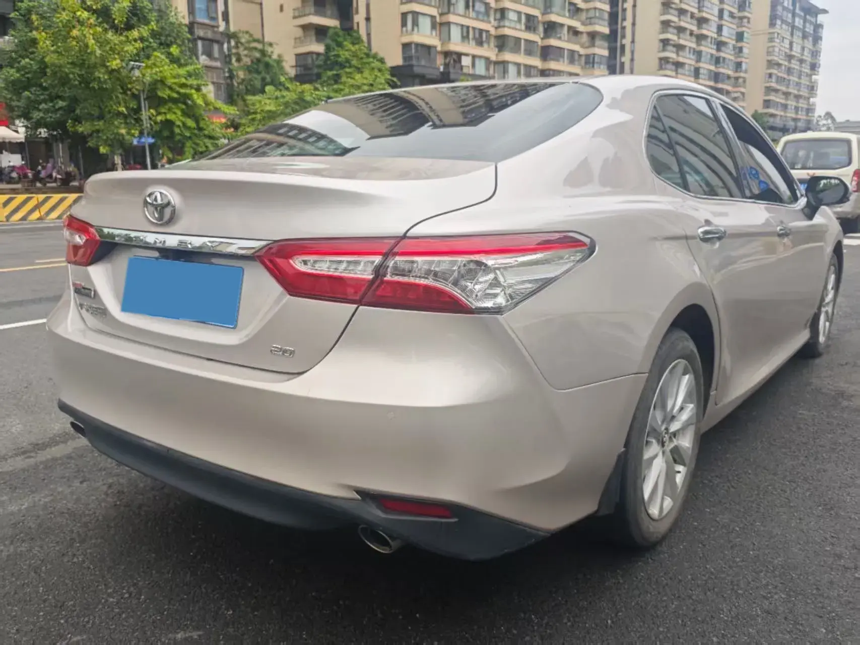 2019 TOYOTA CAMRY thumbnail 2