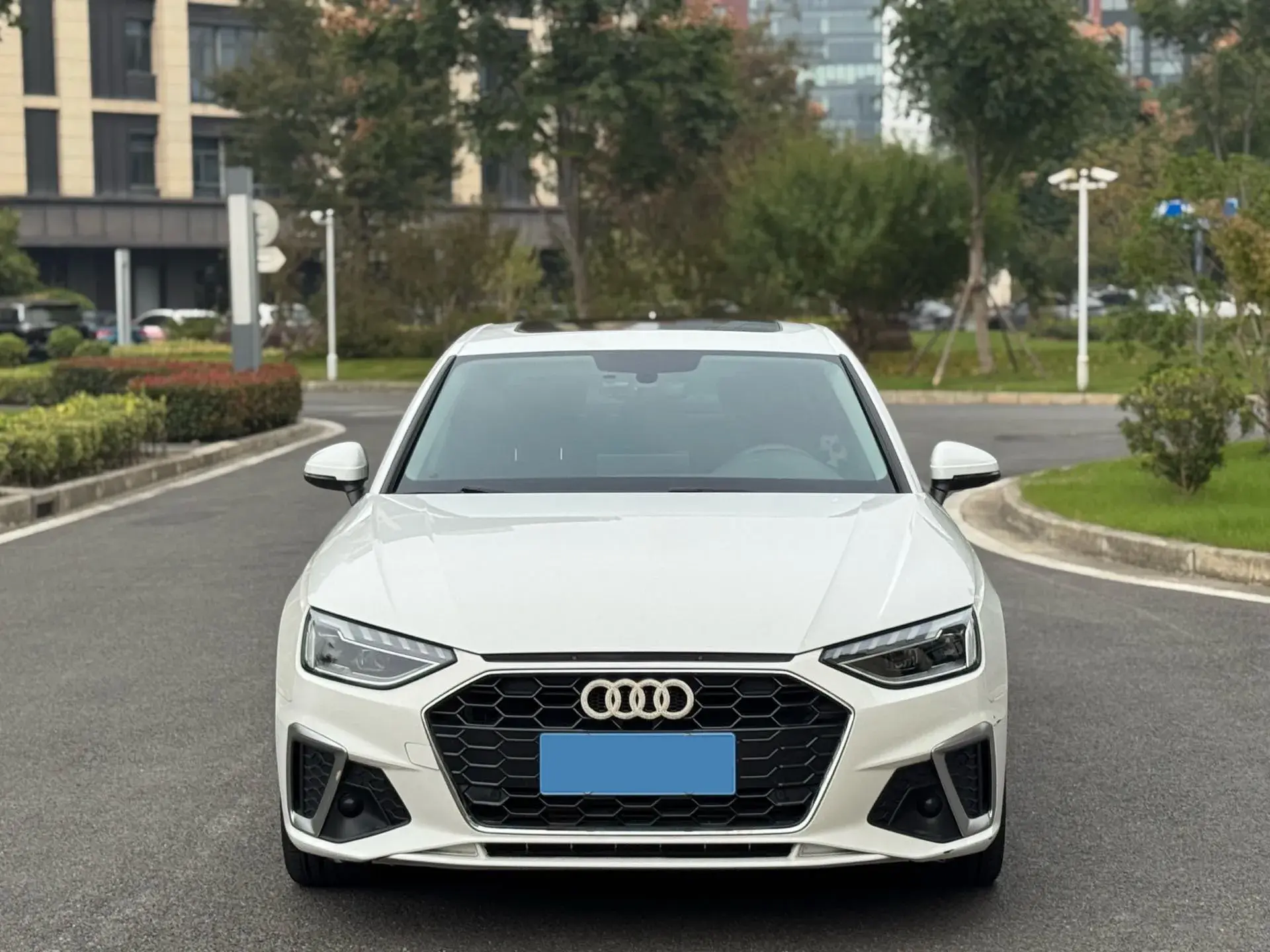 2020 AUDI A4L thumbnail 2