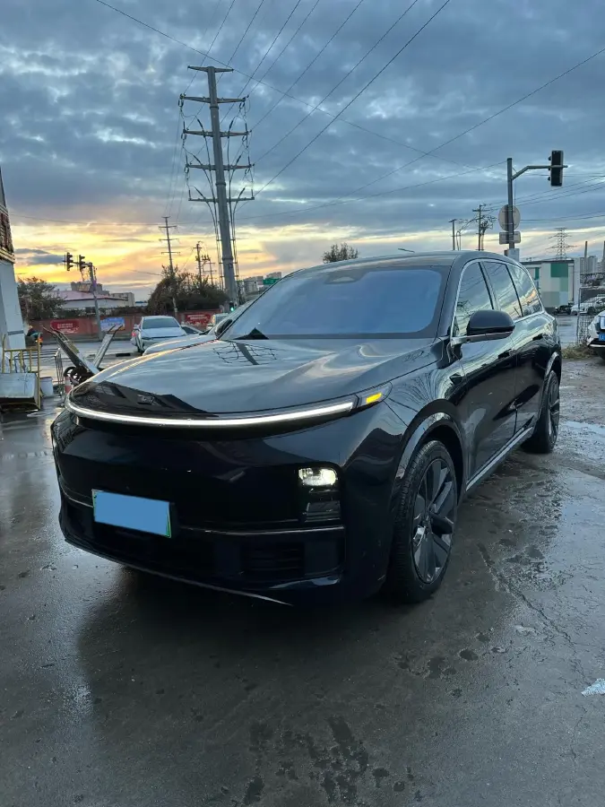 2023 Li L9 Range Extended 154HP REEV 42.6KWH