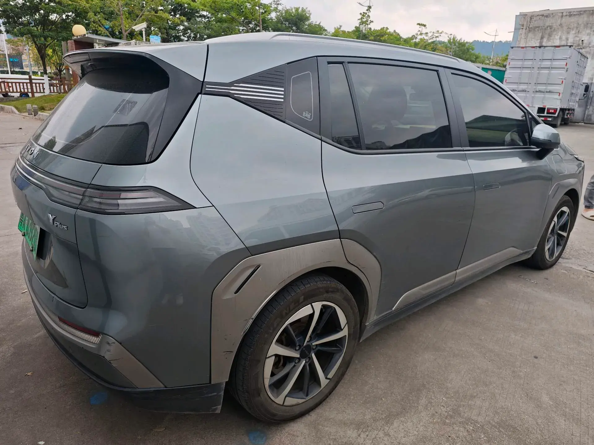 2023 AION Y thumbnail 4