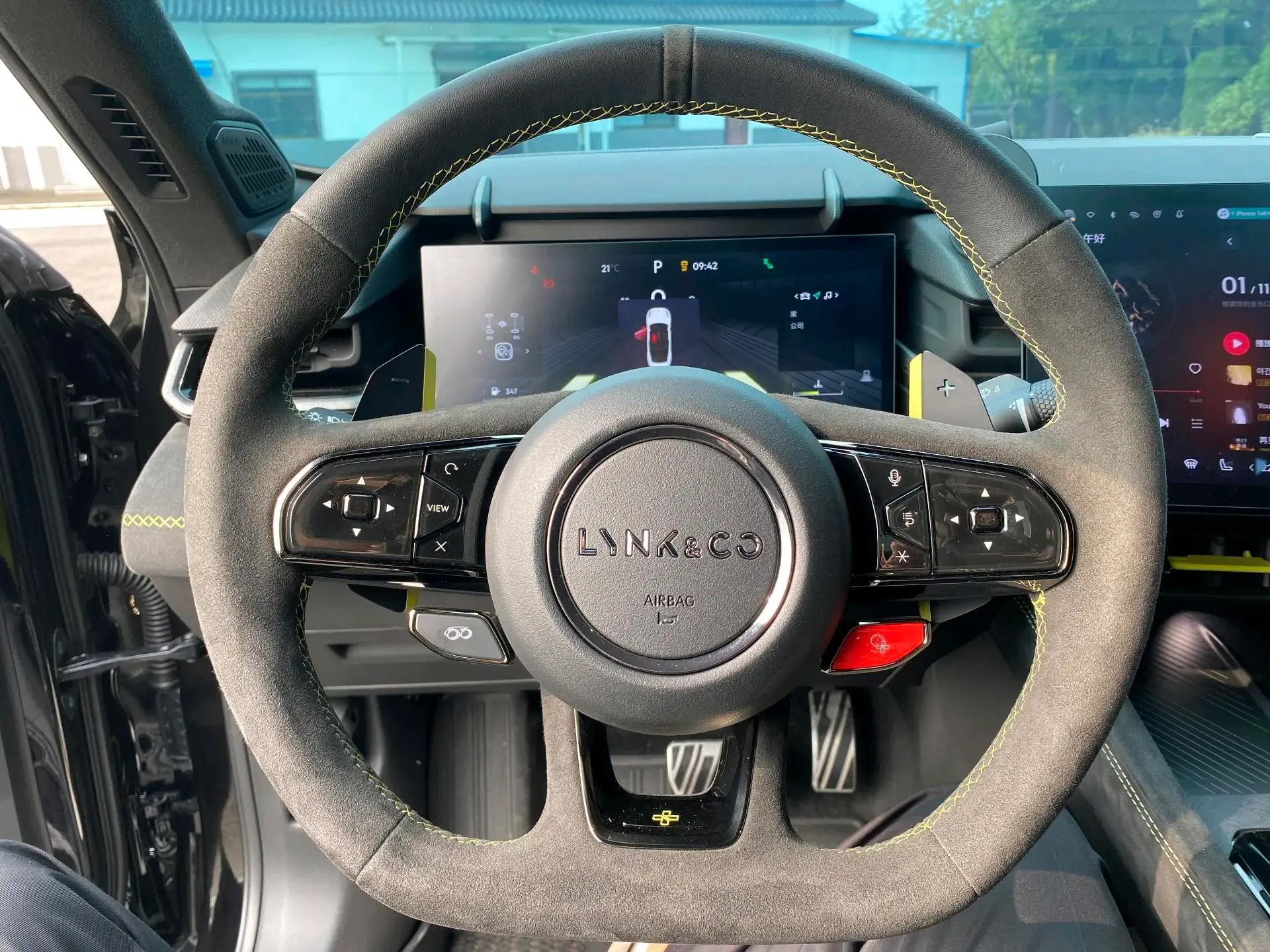 2025 LYNK&CO 03 thumbnail 3