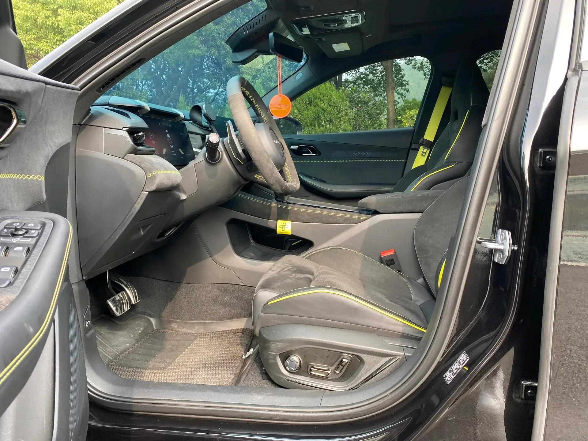 2025 LYNK&CO 03 thumbnail 4