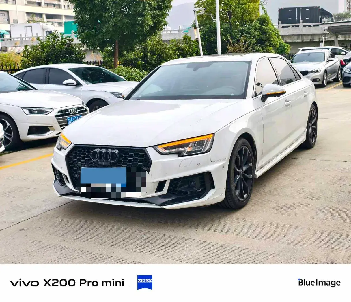 2019 AUDI A4L view 1