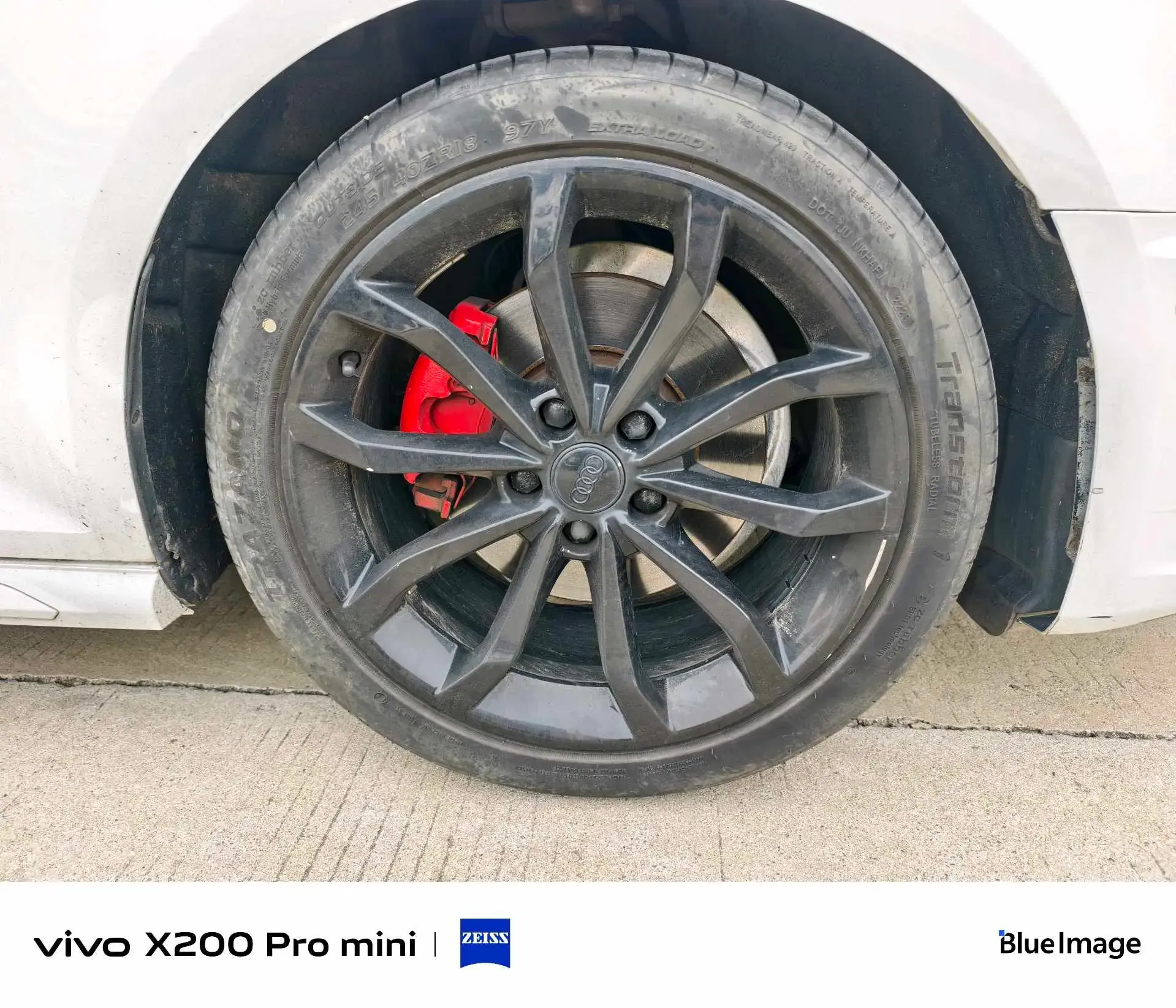 2019 AUDI A4L thumbnail 3