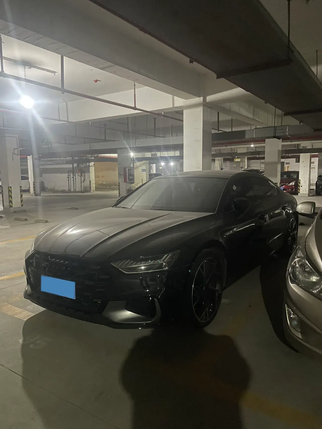 2024 AUDI A7L view 1