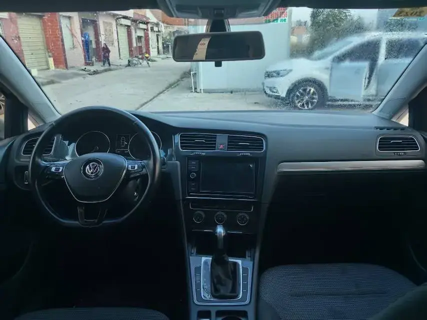 2019 VOLKSWAGEN GOLF thumbnail 2