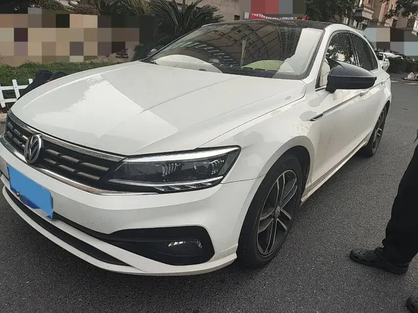 2021 VOLKSWAGEN LAMANDO view 1