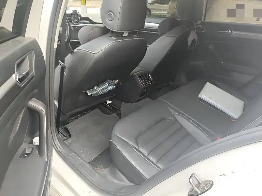 2021 VOLKSWAGEN LAMANDO thumbnail 3