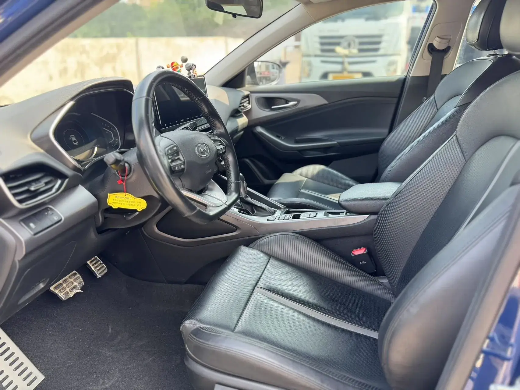 2019 HYUNDAI LA thumbnail 4