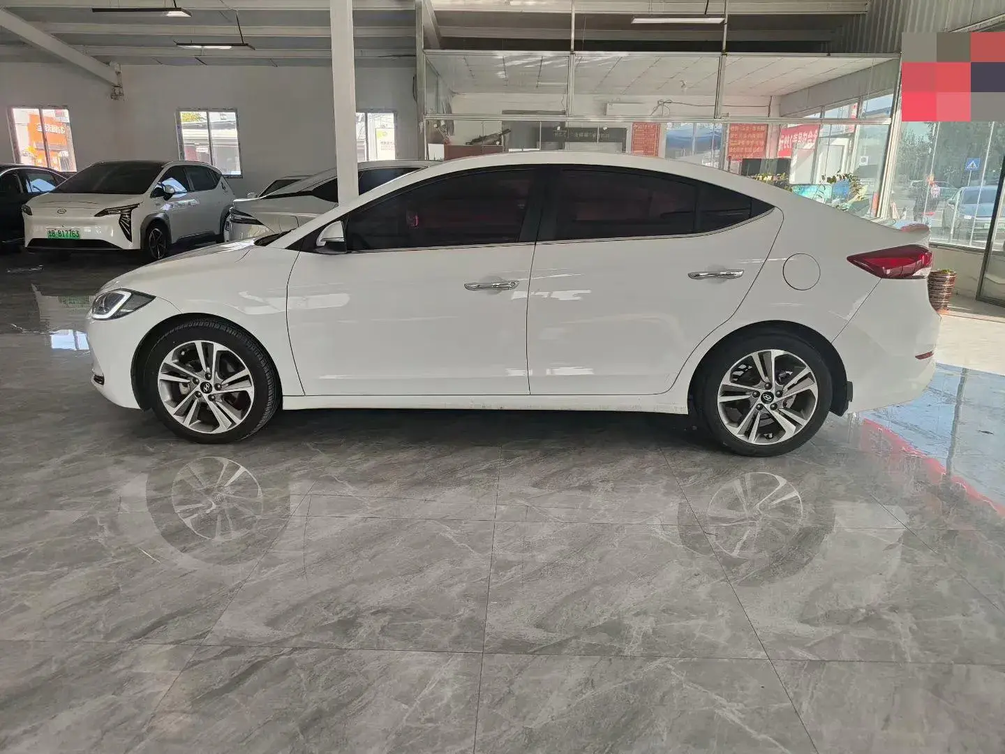 2018 HYUNDAI ELANTRA thumbnail 3