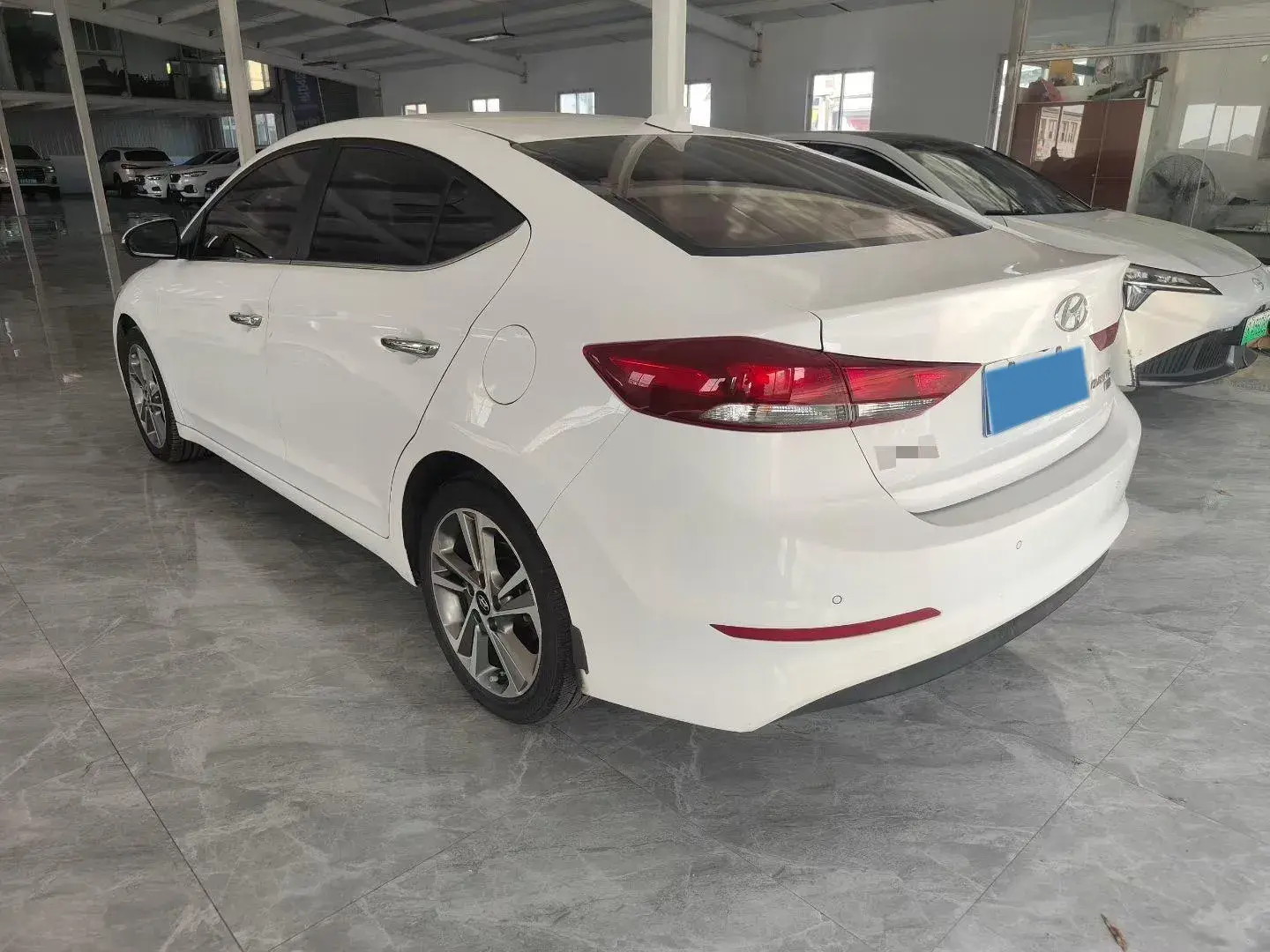 2018 HYUNDAI ELANTRA thumbnail 4