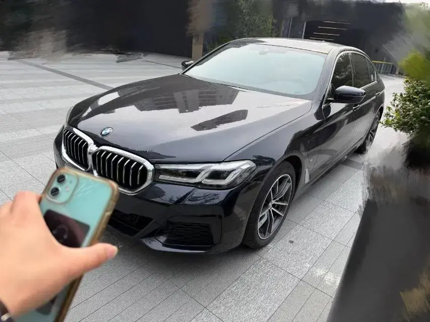 2021 BMW 5 Series 2.0T 184HP L4 8AT PHEV 17.7KWH