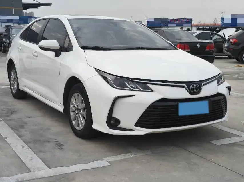 2019 TOYOTA COROLLA thumbnail 3
