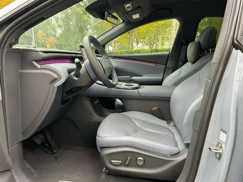 2025 XPENG G7 thumbnail 4