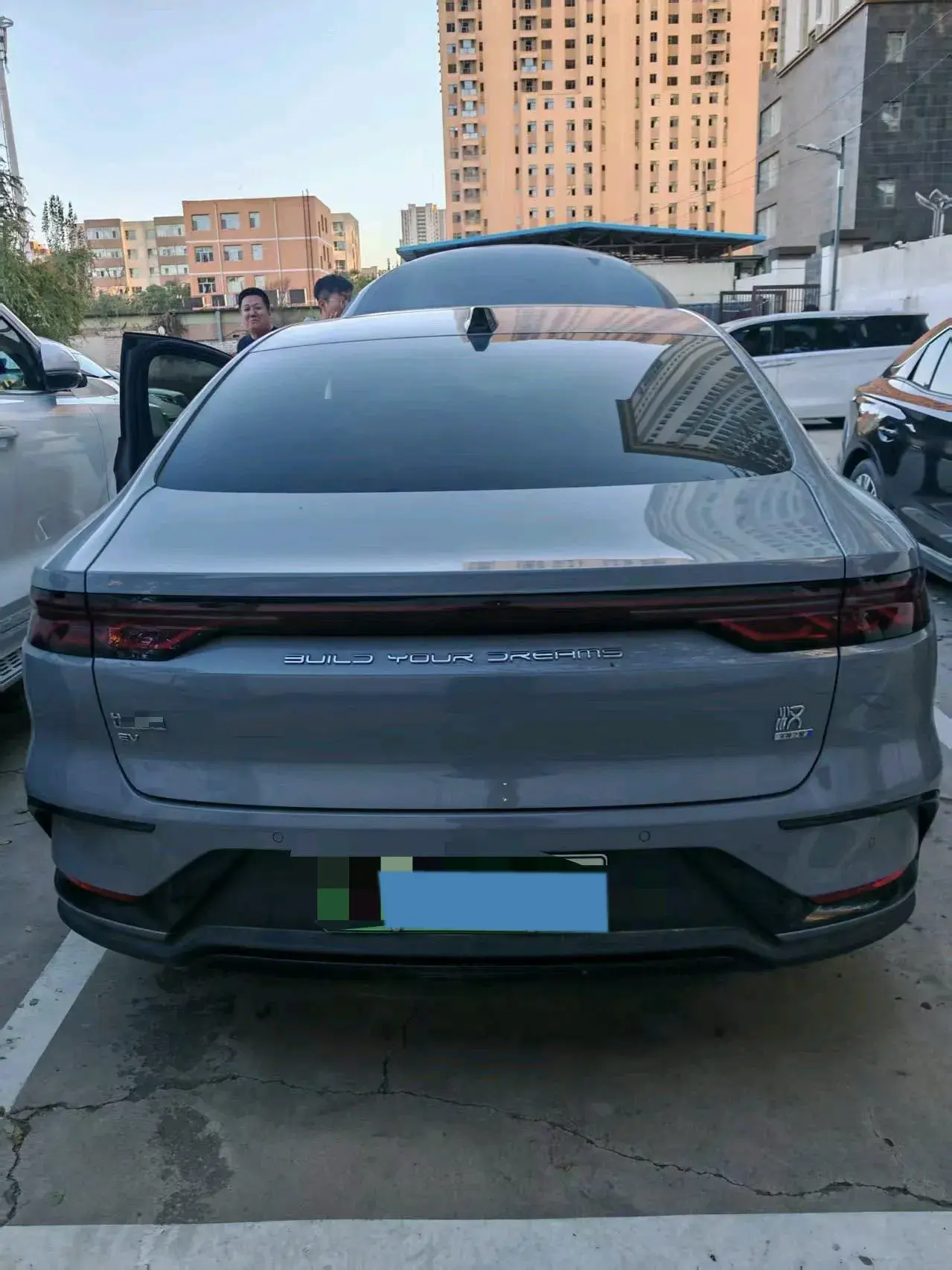 2025 BYD HAN thumbnail 4