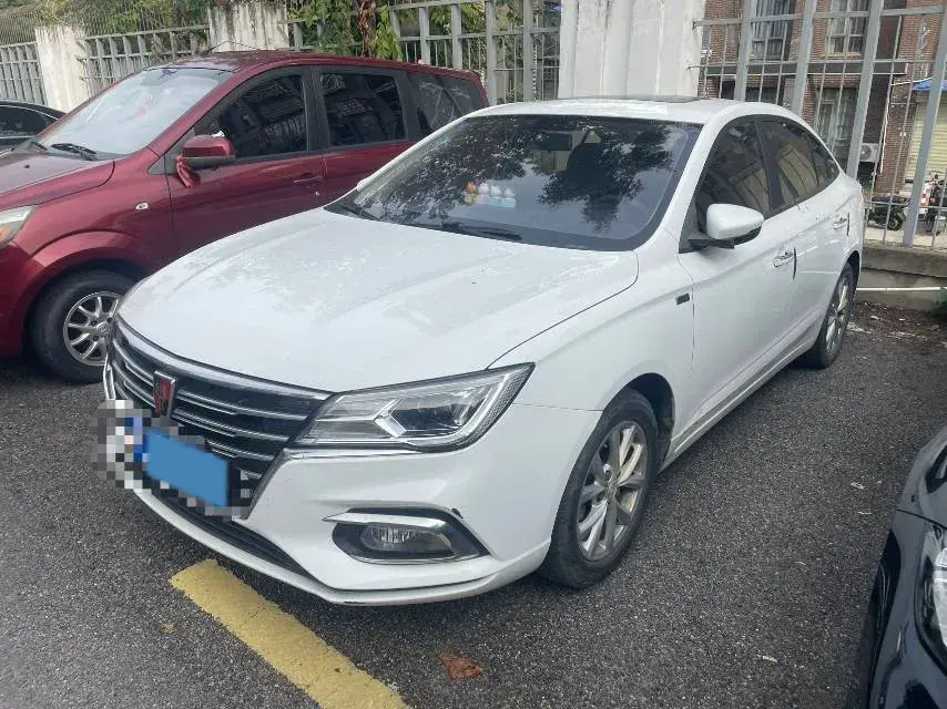 2019 ROEWE I5 view 1