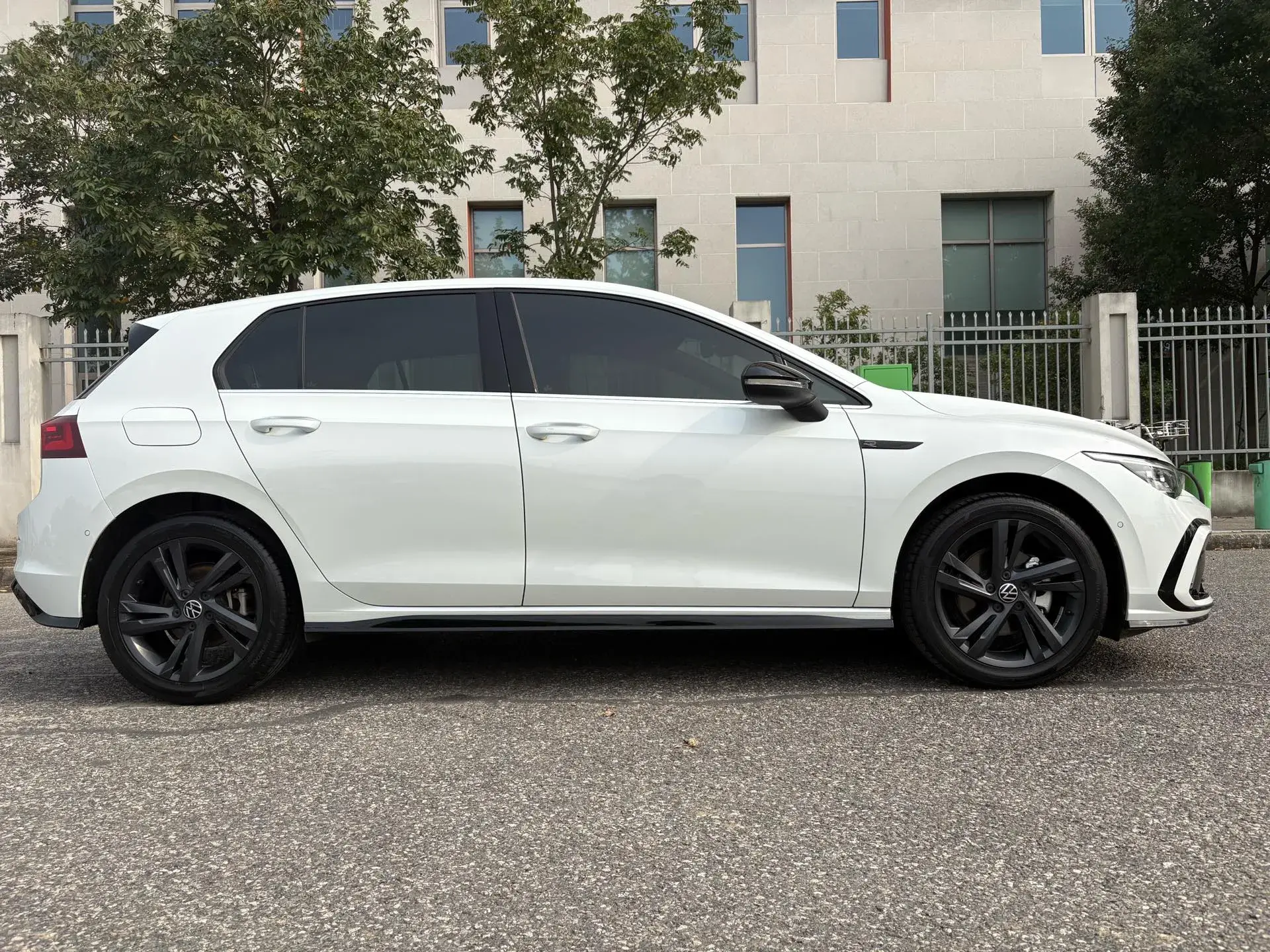 2021 VOLKSWAGEN GOLF thumbnail 4