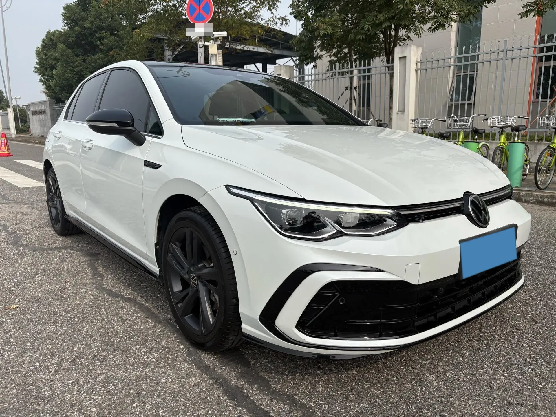 2021 VOLKSWAGEN GOLF thumbnail 3