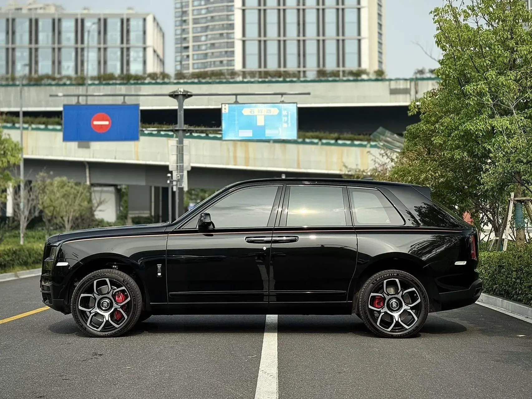 2020 ROLLS-ROYCE CULLINAN thumbnail 4