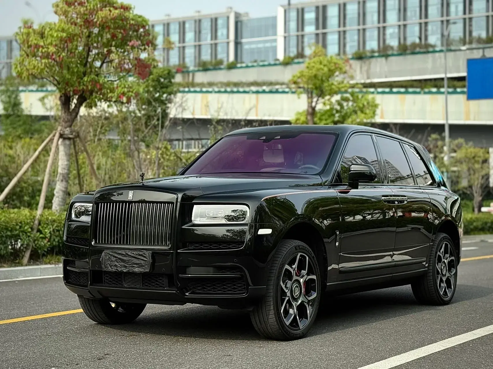 2020 ROLLS-ROYCE CULLINAN view 1