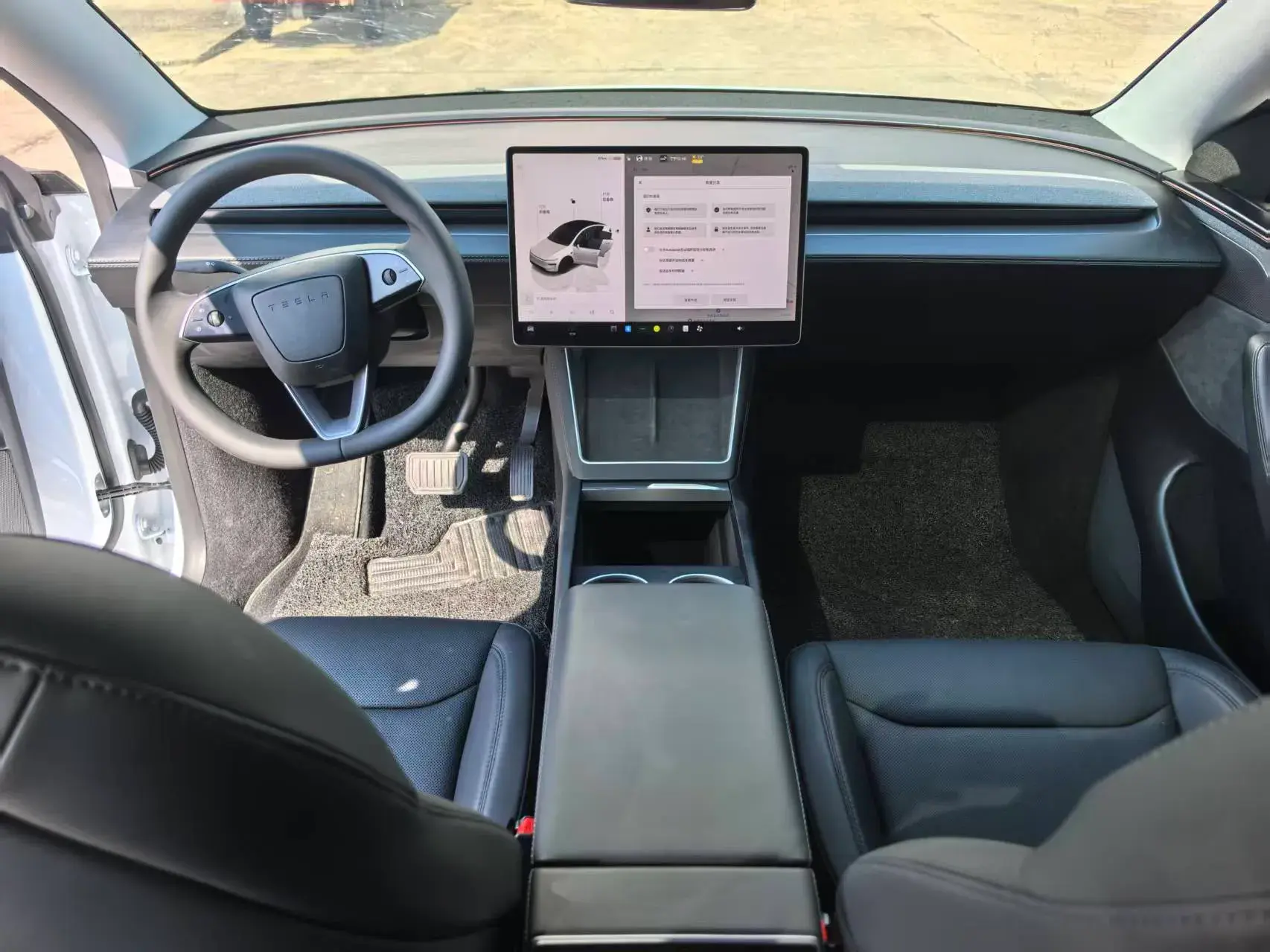 2025 TESLA MODEL thumbnail 4