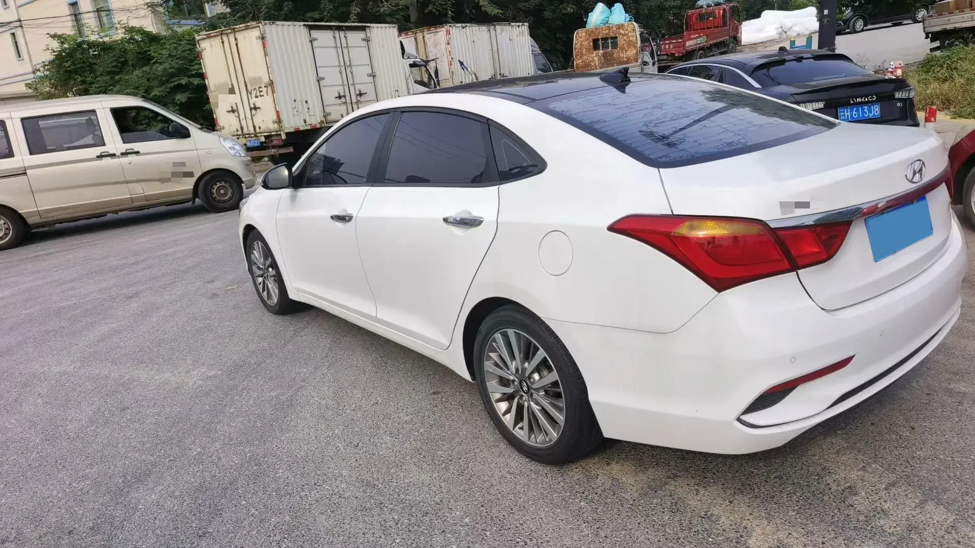 2017 HYUNDAI MISTRA thumbnail 4