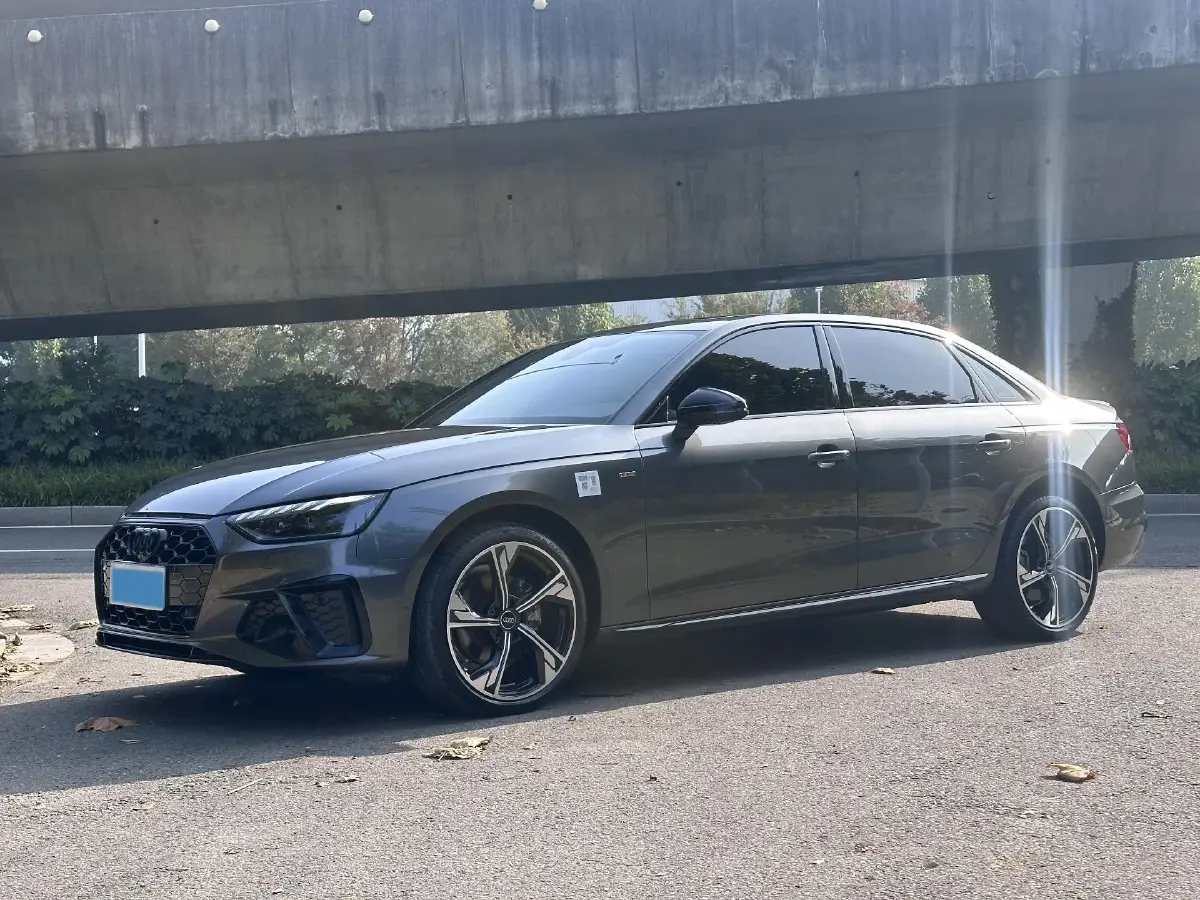 2024 Audi A4L 2.0T 190HP L4 7DCT