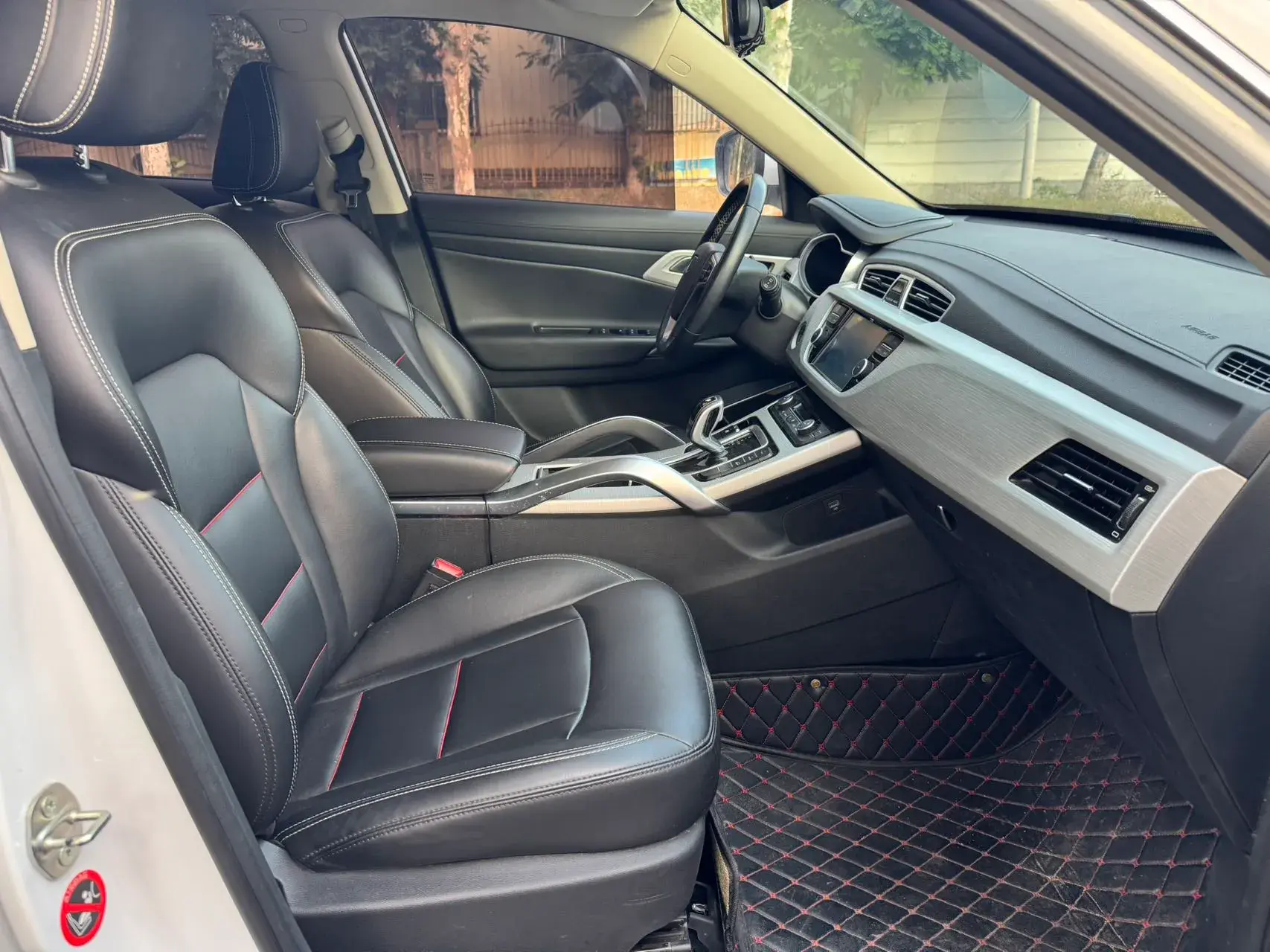 2020 GEELY AZKARRA thumbnail 3