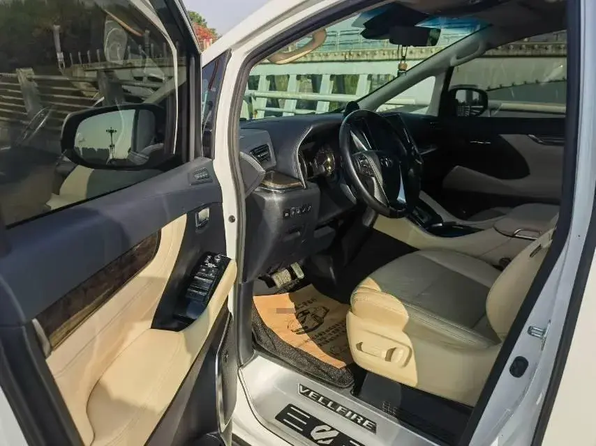 2021 TOYOTA VELLFIRE thumbnail 3