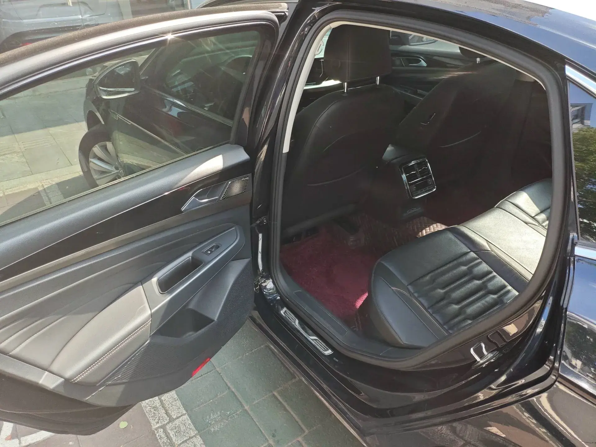 2019 VOLKSWAGEN PASSAT thumbnail 4