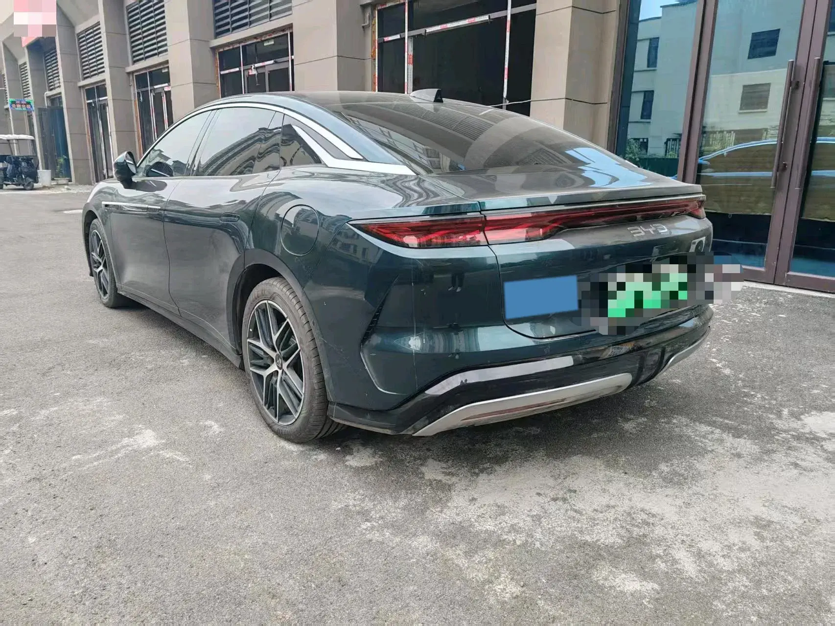 2025 BYD HANL thumbnail 4