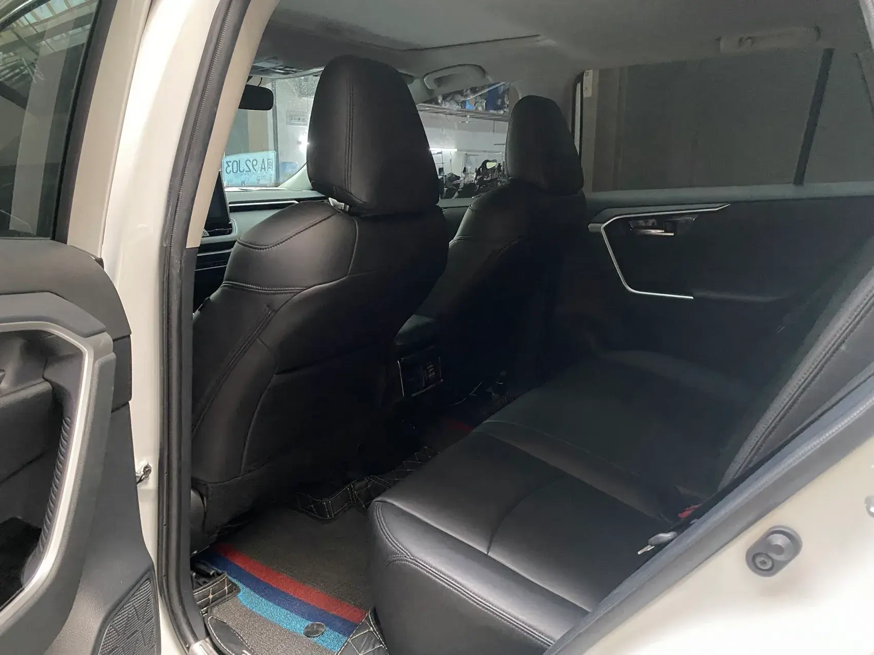 2021 TOYOTA RAV4 thumbnail 4