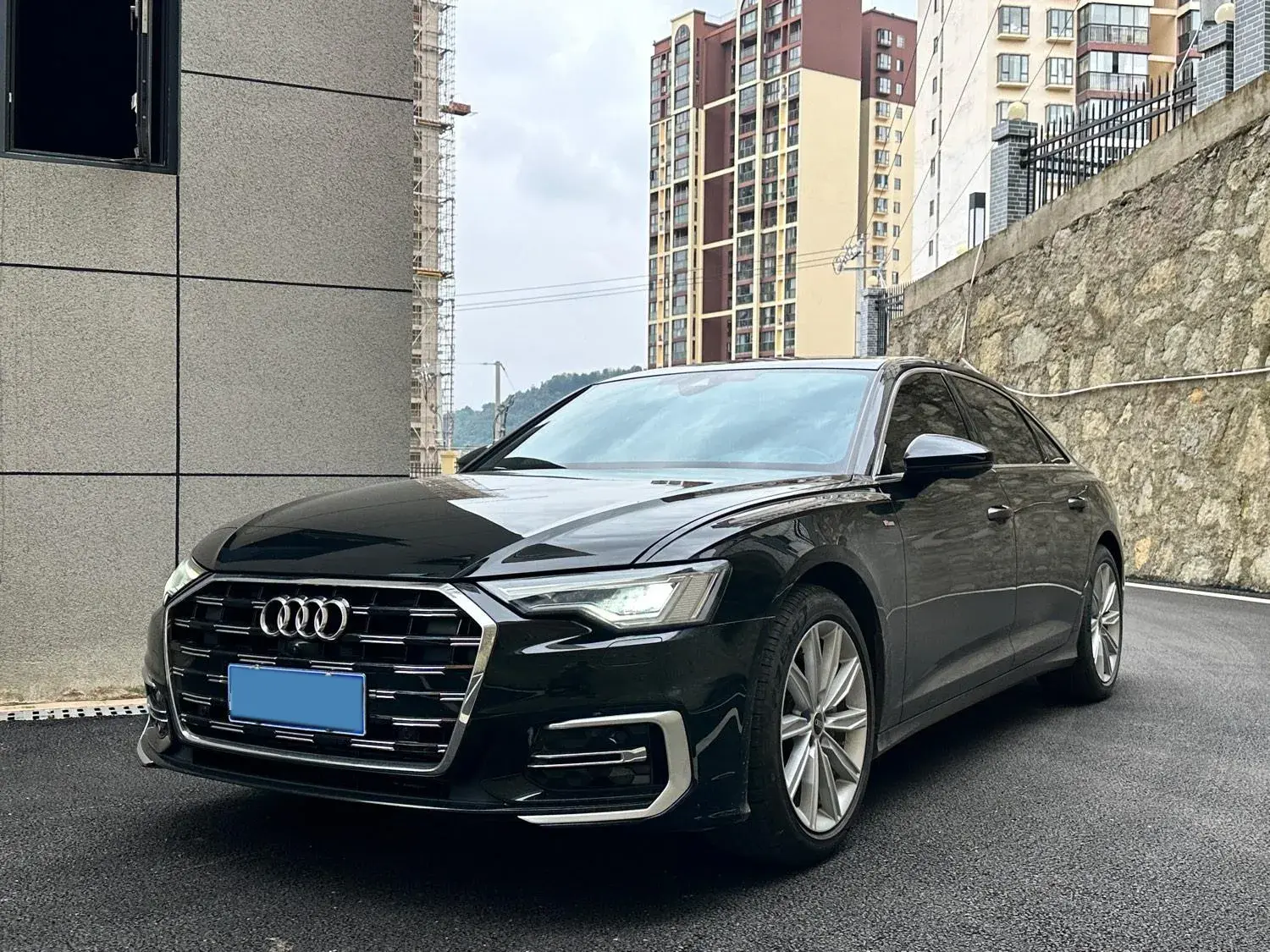 2023 AUDI A6L view 1
