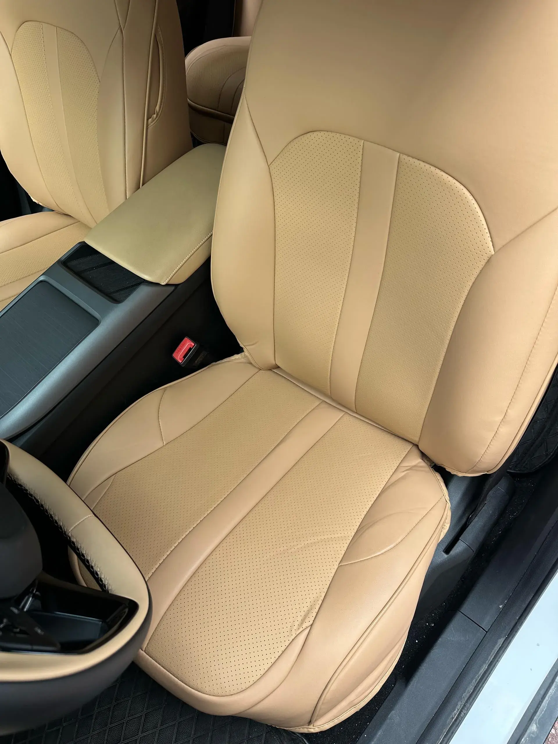 2024 GEELY GALAXY thumbnail 3