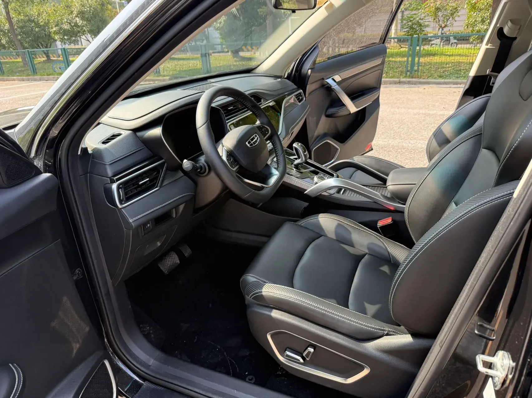 2020 GEELY AZKARRA thumbnail 4