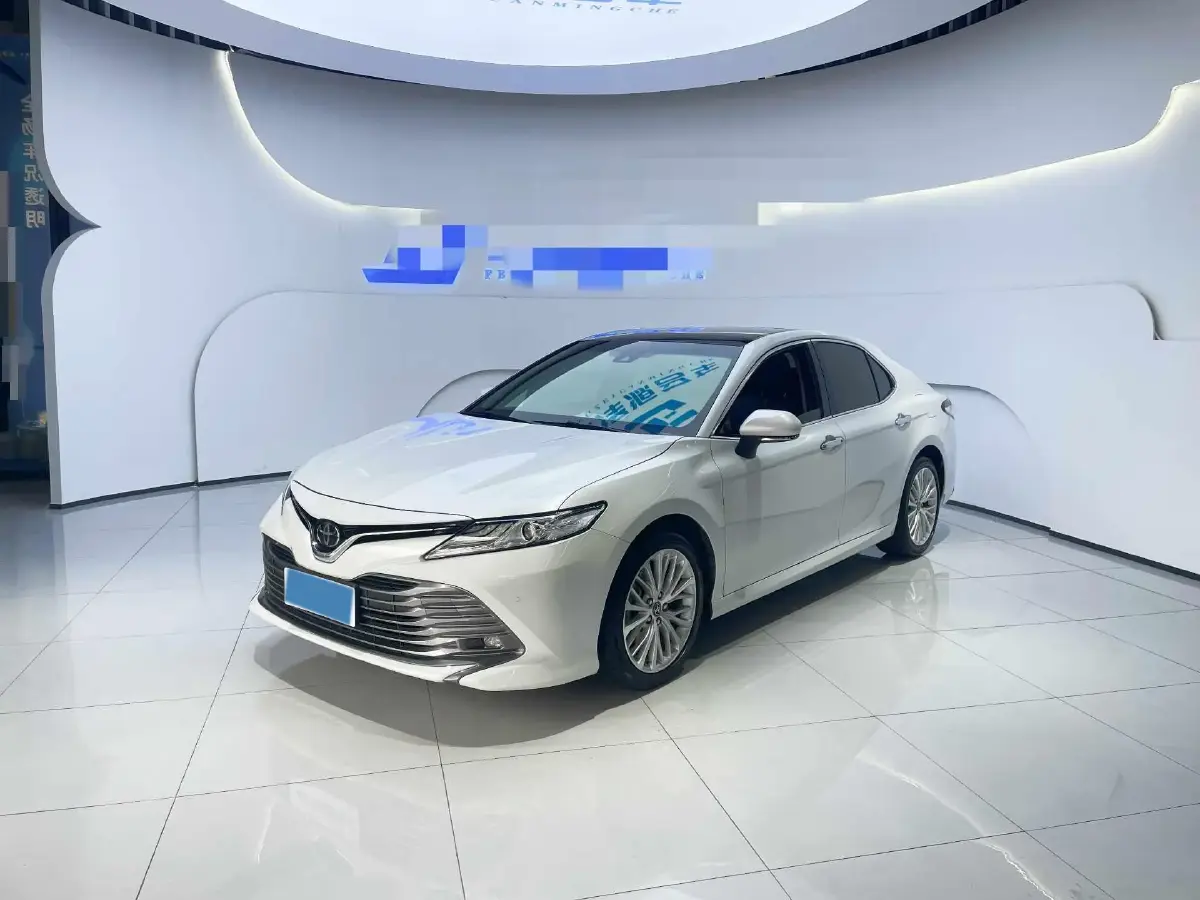 2018 Toyota Camry 2.5L 209HP L4 8AT