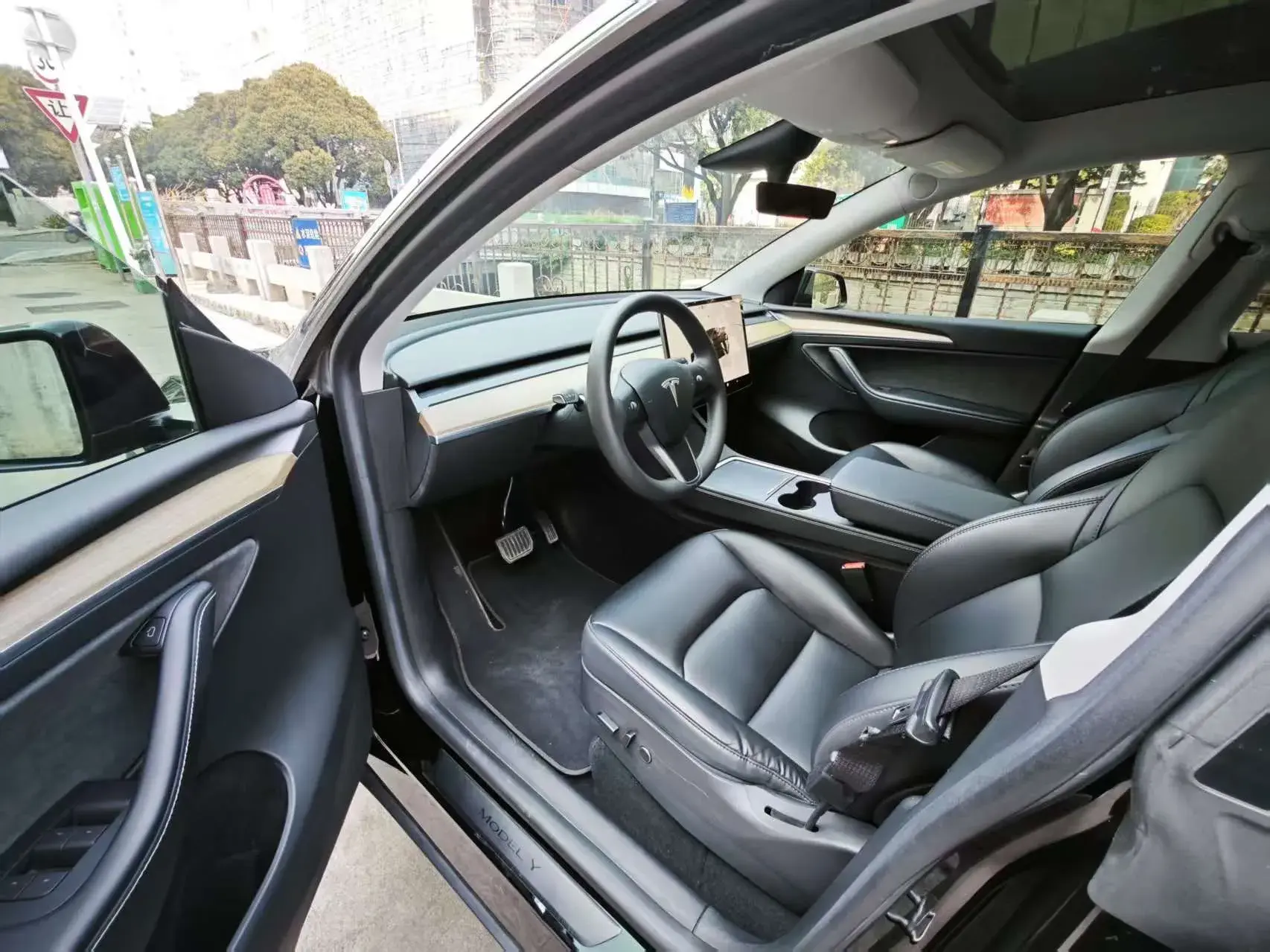 2022 TESLA MODEL thumbnail 4