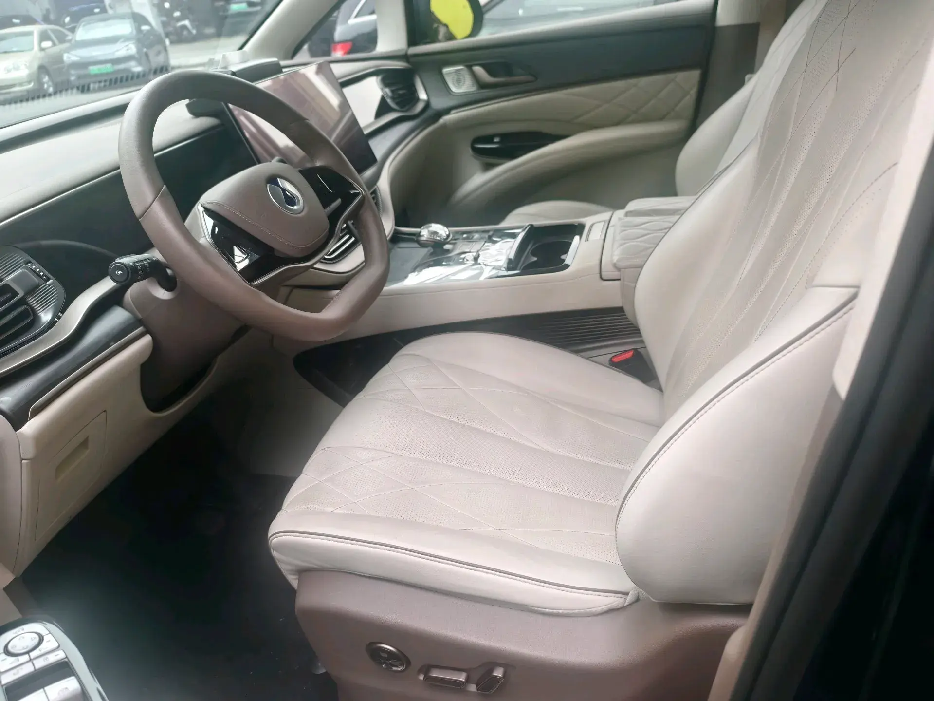 2022 DENZA D9 thumbnail 2