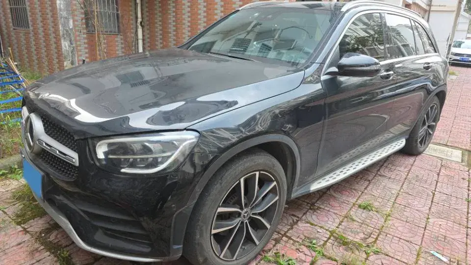 2021 MERCEDES-BENZ GLC view 1