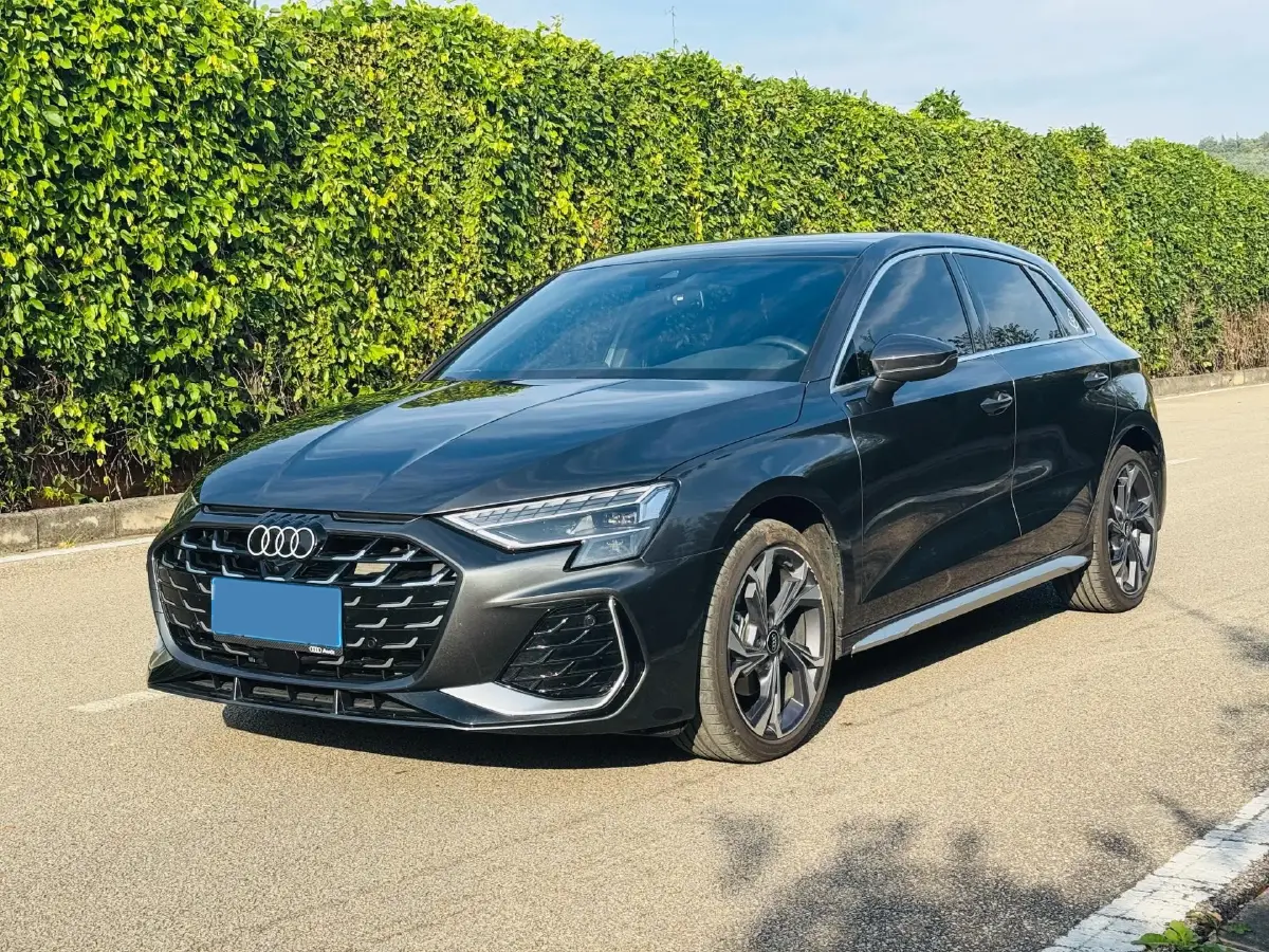 2025 Audi A3 1.5T 160HP L4 7DCT