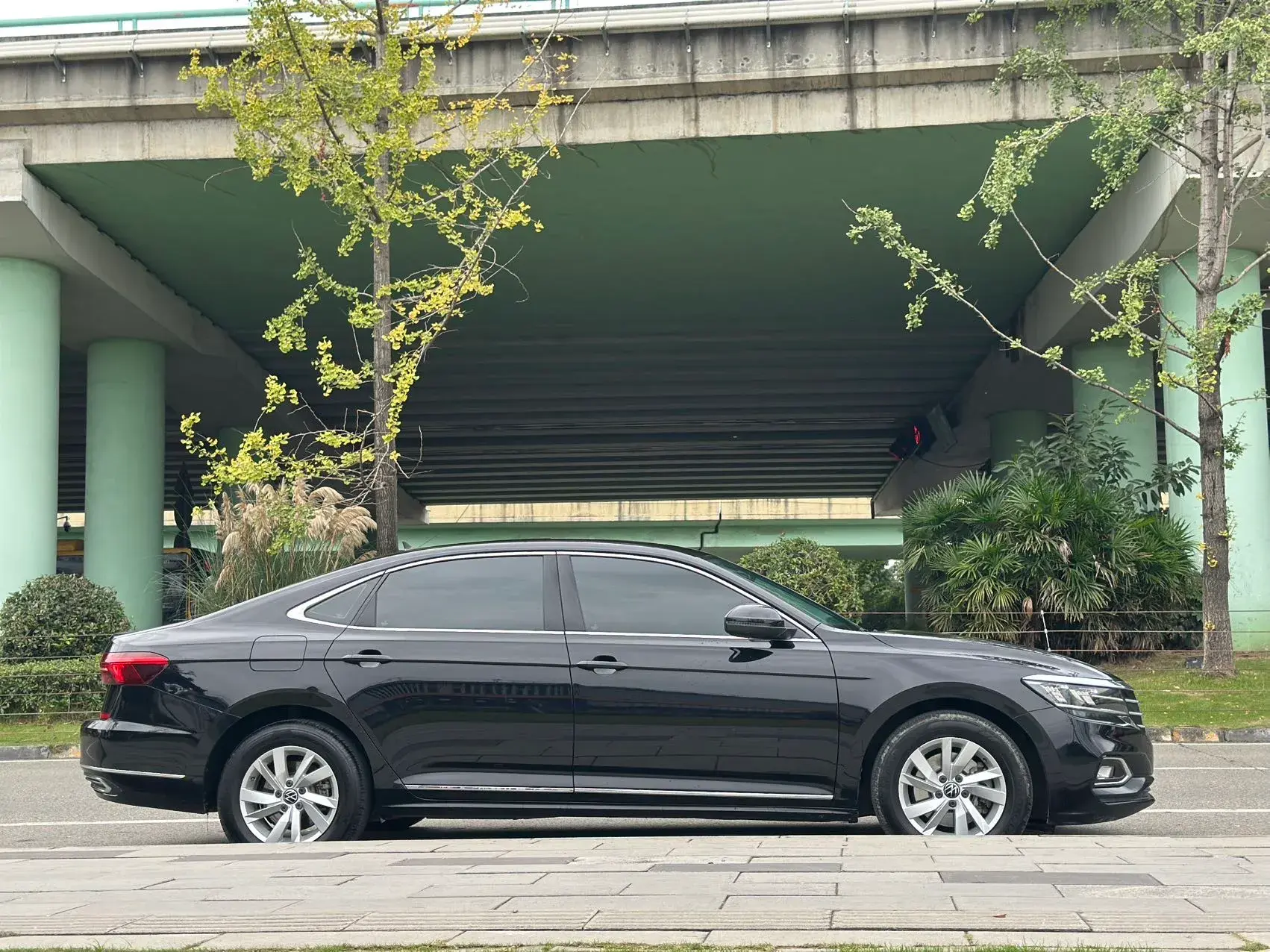 2020 VOLKSWAGEN PASSAT thumbnail 4