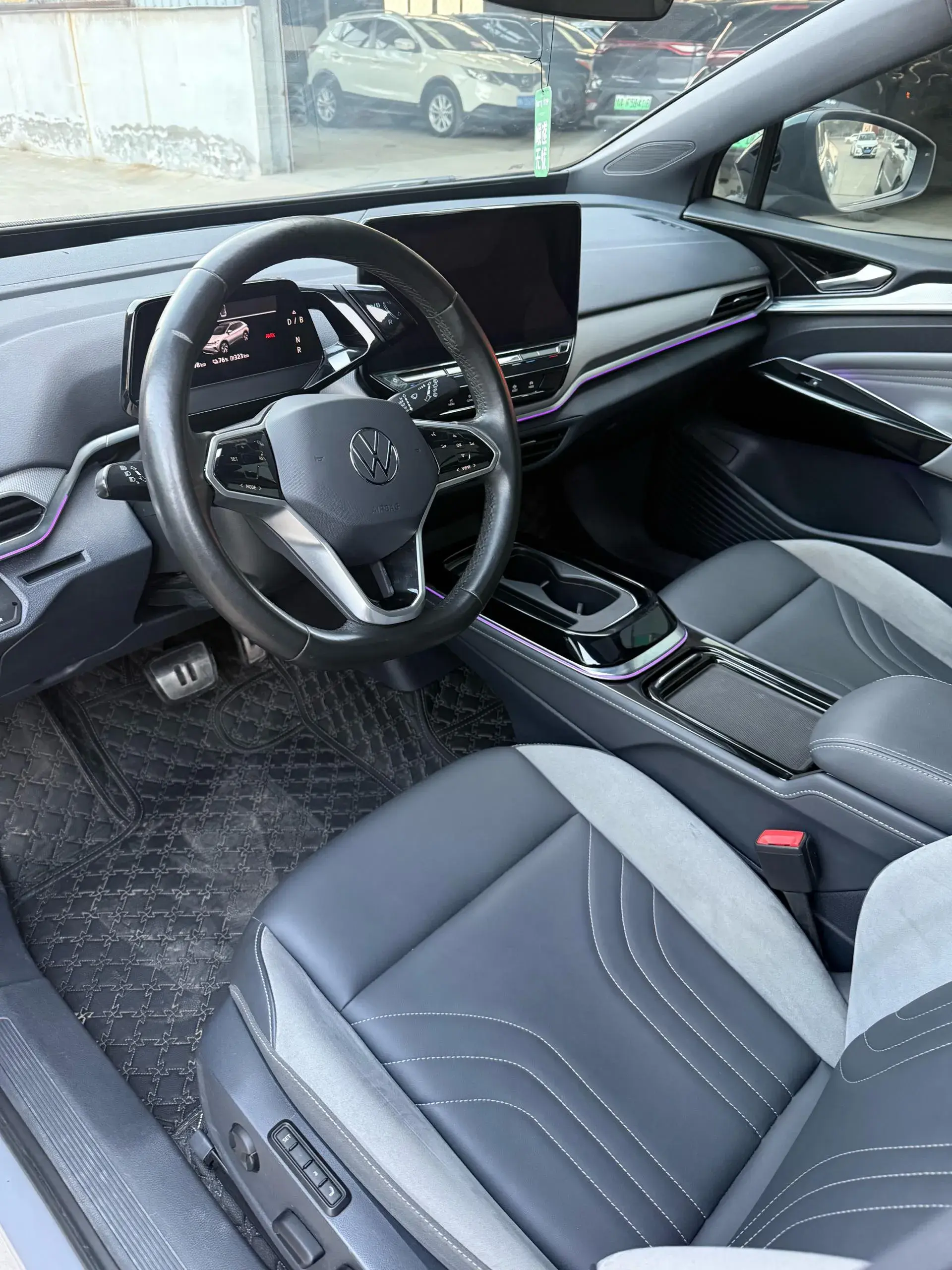 2021 VOLKSWAGEN ID.4 thumbnail 4