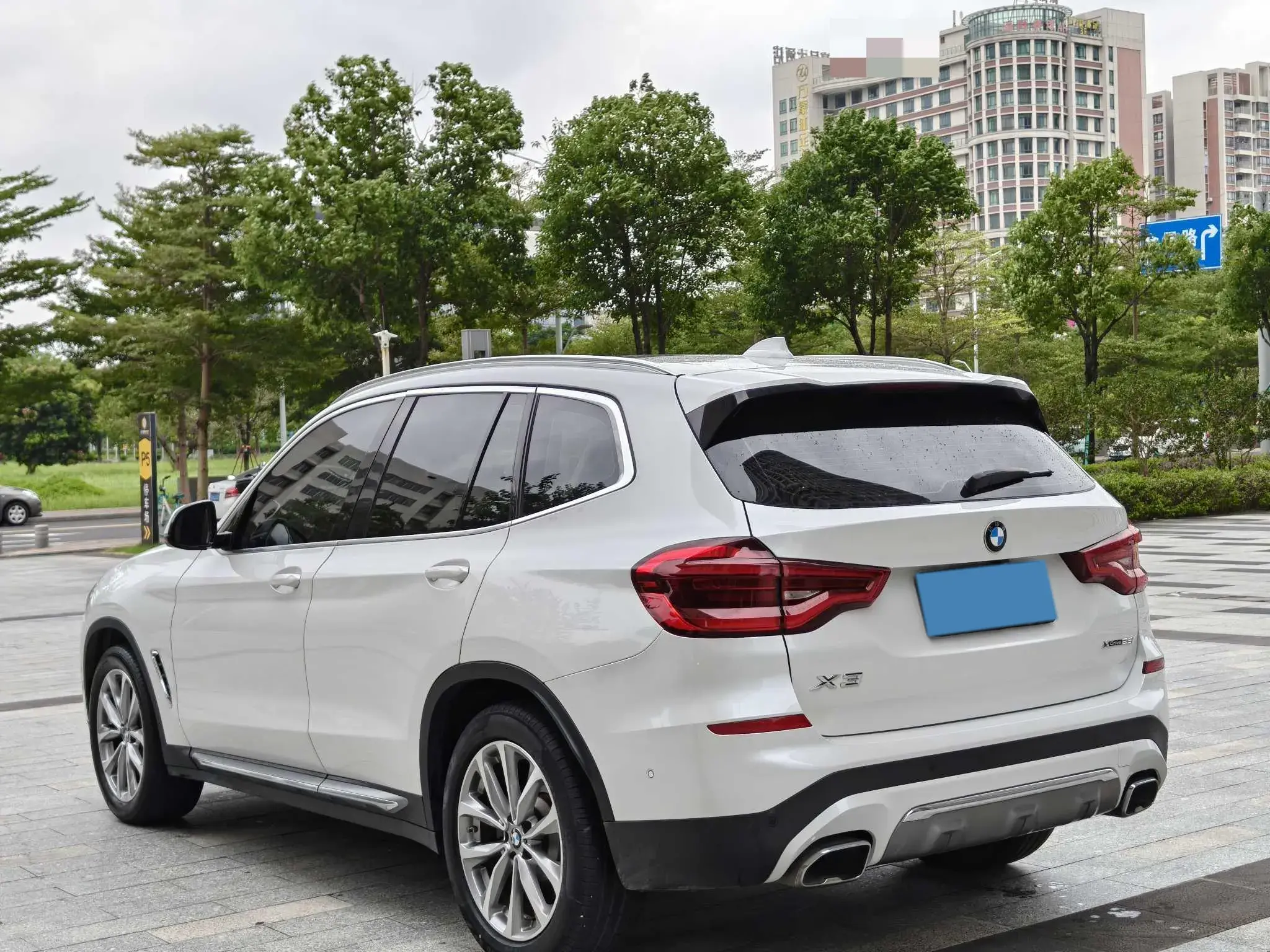 2021 BMW X3 thumbnail 4
