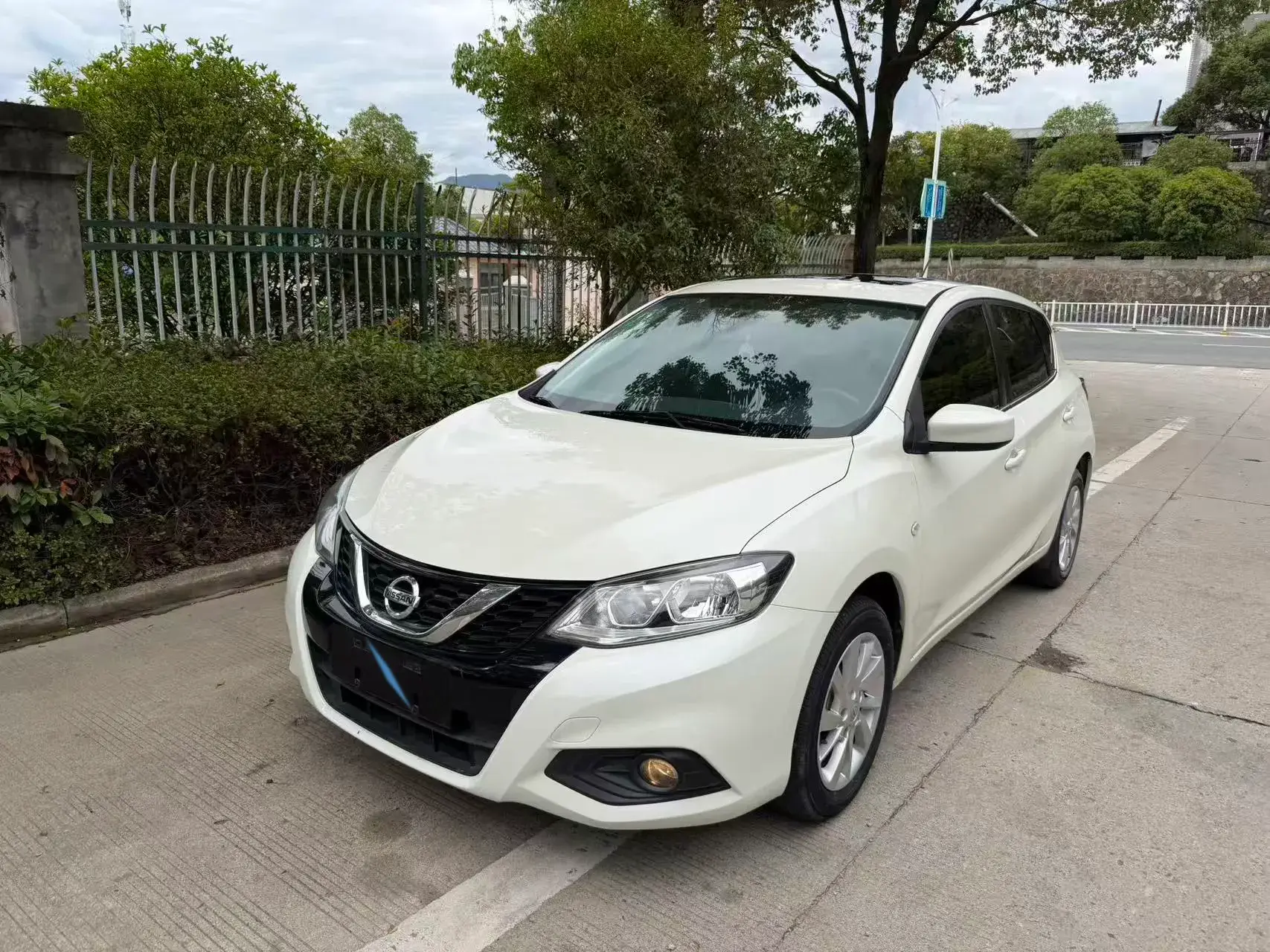 2019 NISSAN TIIDA view 1