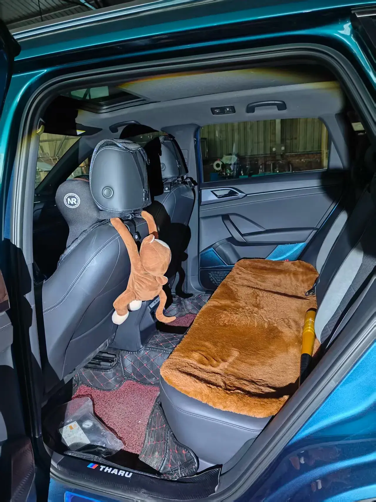 2019 VOLKSWAGEN THARU thumbnail 4