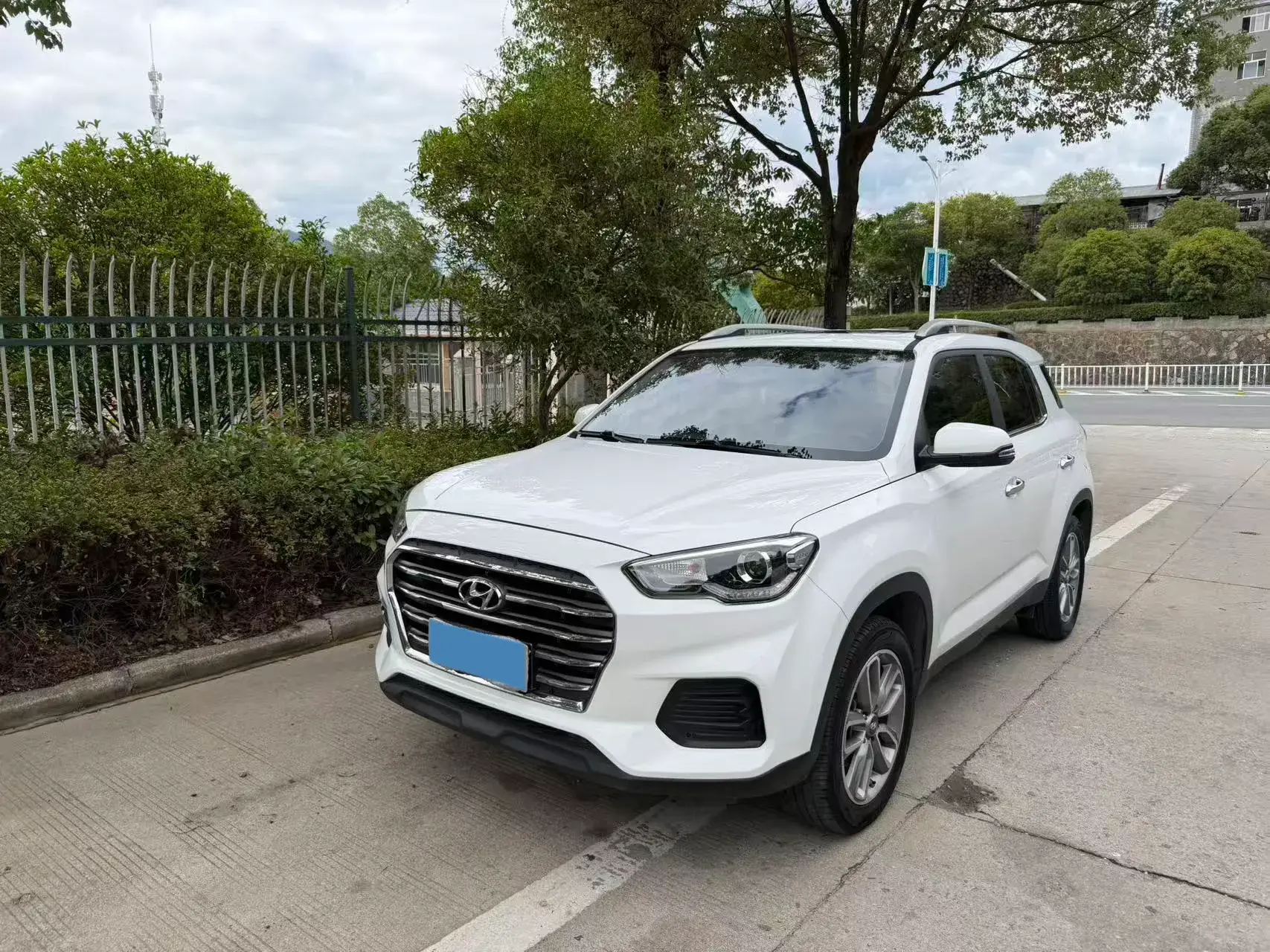 2019 HYUNDAI IX35 view 1