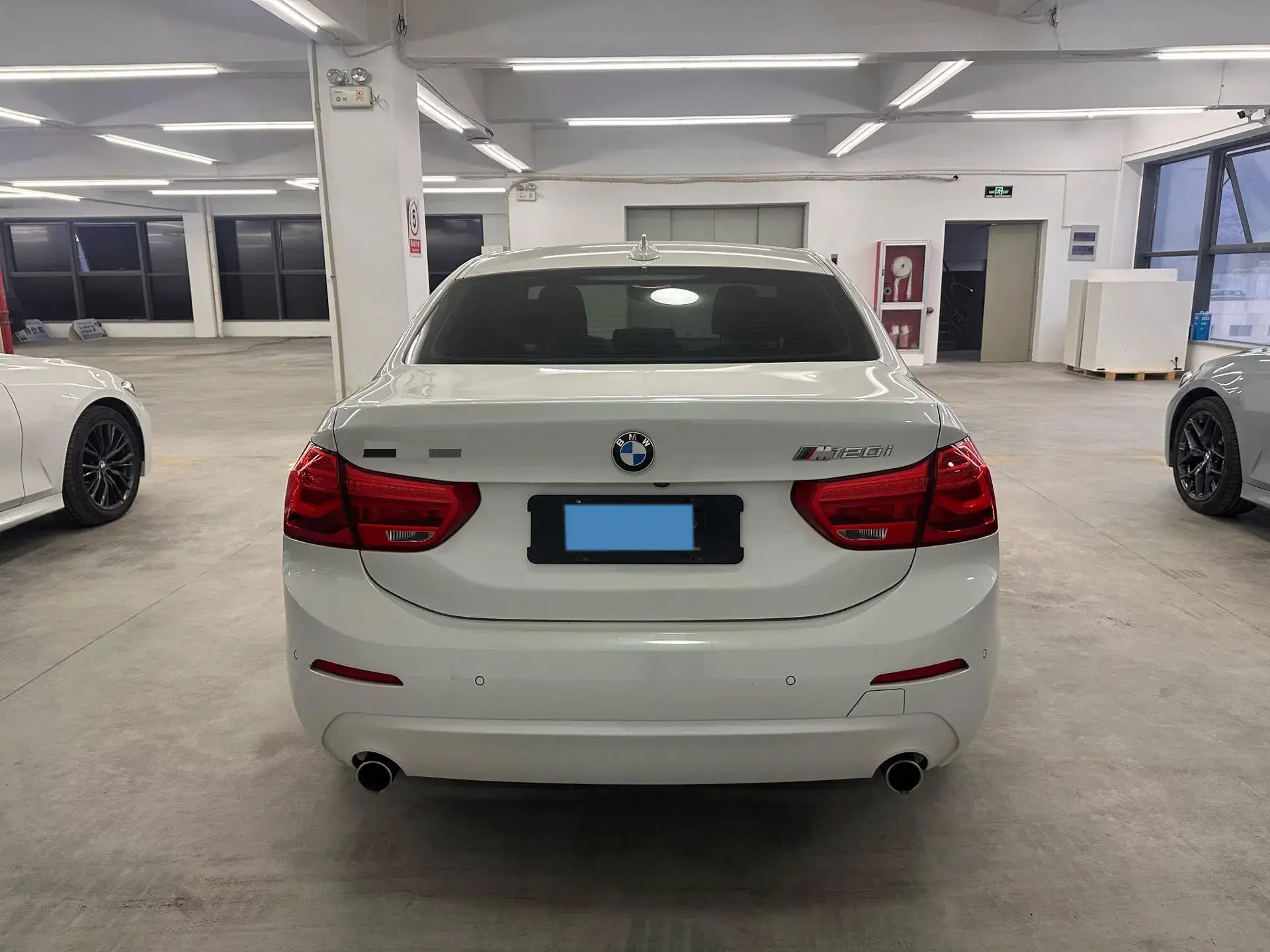 2020 BMW 1 thumbnail 3